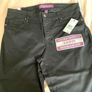 Women’s black capri size 8